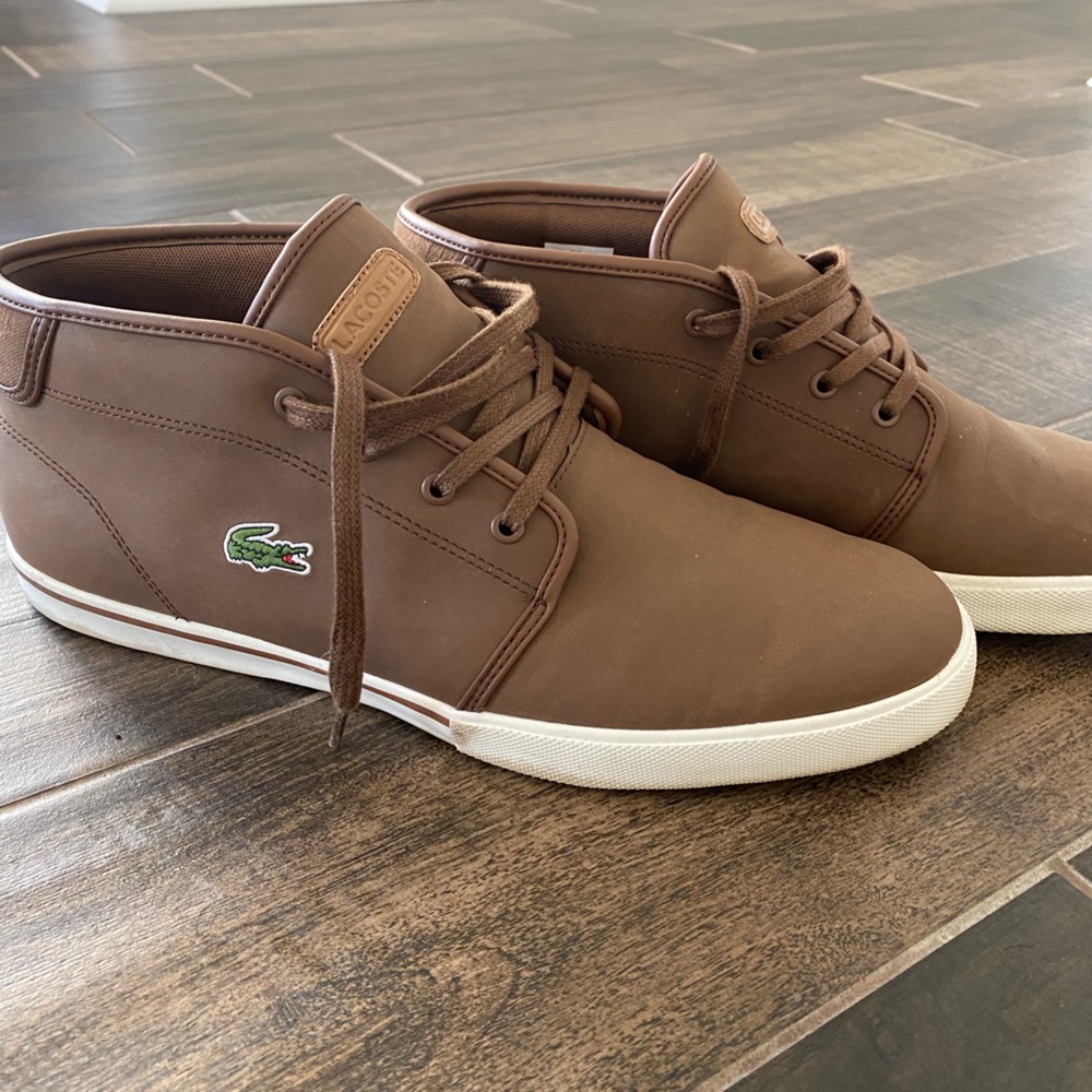 Like new Lacoste casual sneakers taupe/brown color
